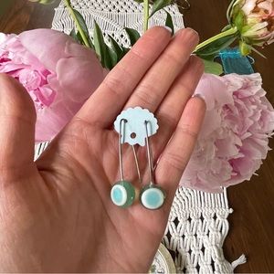 Artsy earrings🩵